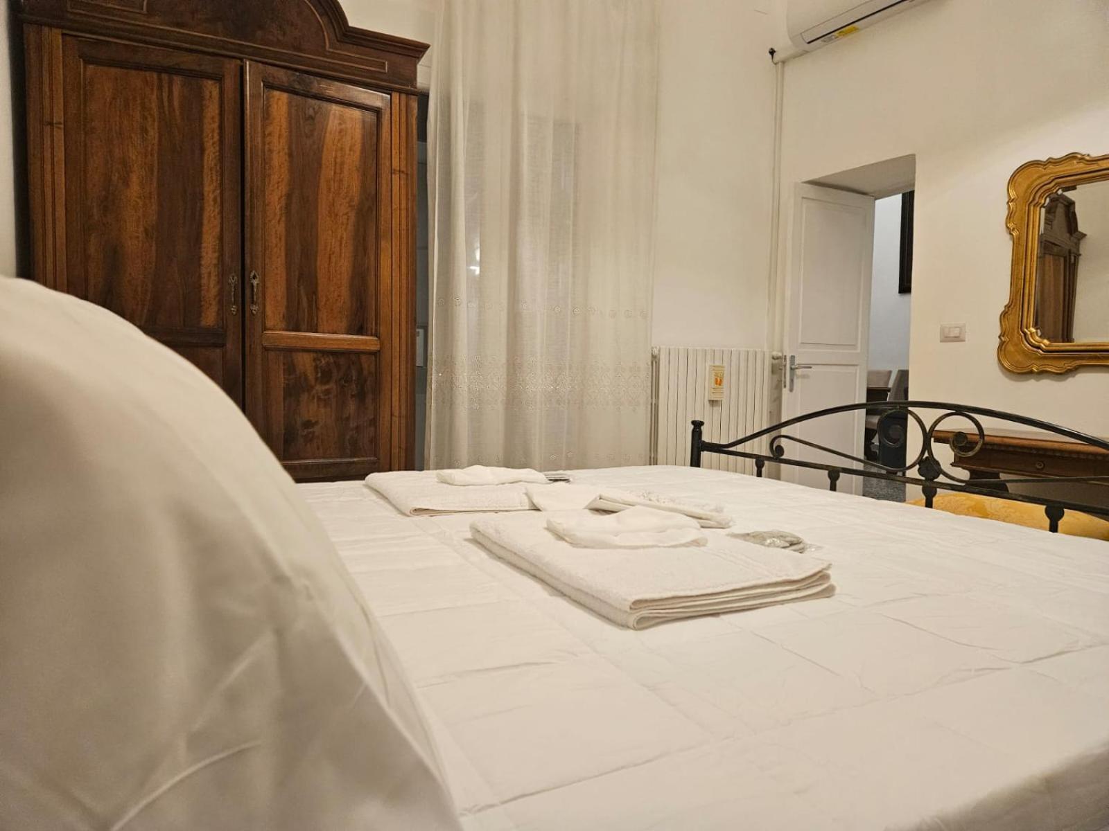 Mayu'S House , Dimora Nel Centro Storico Di เลชเช ภายนอก รูปภาพ